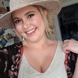 Meet your Posher, Amy